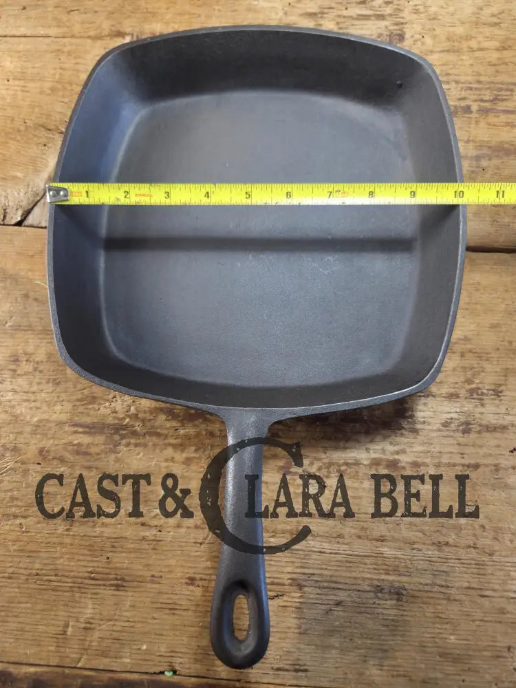 Great daily workhorse! 1950’s era Birmingham (BSR) Stove & Range cast iron square fryer skillet. Skillet