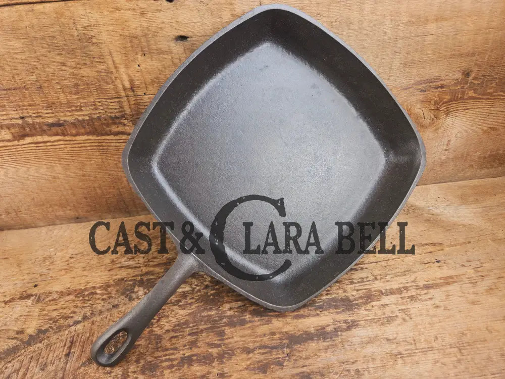 Great daily workhorse! 1950’s era Birmingham (BSR) Stove & Range cast iron square fryer skillet Skillet