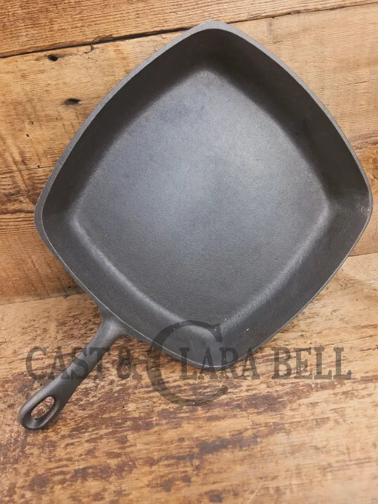 Great daily workhorse! 1950’s era Birmingham (BSR) Stove & Range cast iron square fryer skillet Skillet