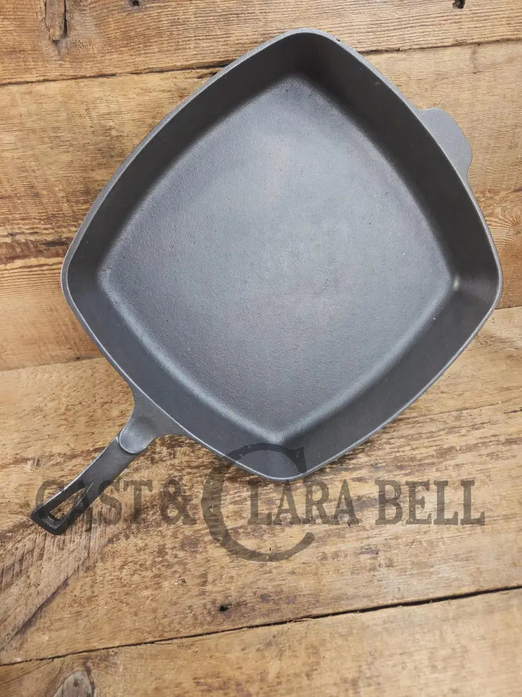 Great daily workhorse! Large #9 1950’s era Birmingham (BSR) Stove & Range cast iron square fryer skillet. SC24 Skillet