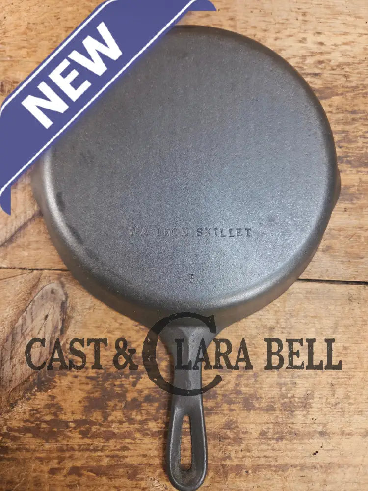 Great every day pan or first skillet. 1940s era Wagner made #7 Skillet with Smooth Bottom 9 3/4 Inches Skillet