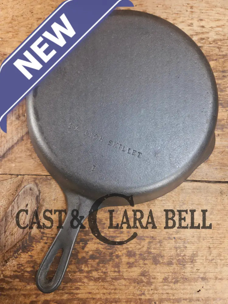 Great every day pan or first skillet. 1940s era Wagner made #7 Skillet with Smooth Bottom 9 3/4 Inches Skillet