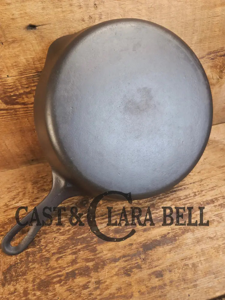 Great every day pan or first skillet. 1940s era Wagner made #8 Skillet with Smooth Bottom - Skillet