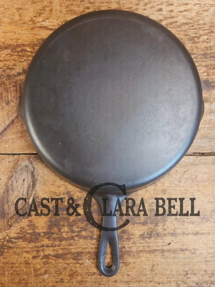 Great every day pan or first skillet. 1940s era Wagner made #8 Skillet with Smooth Bottom - Skillet