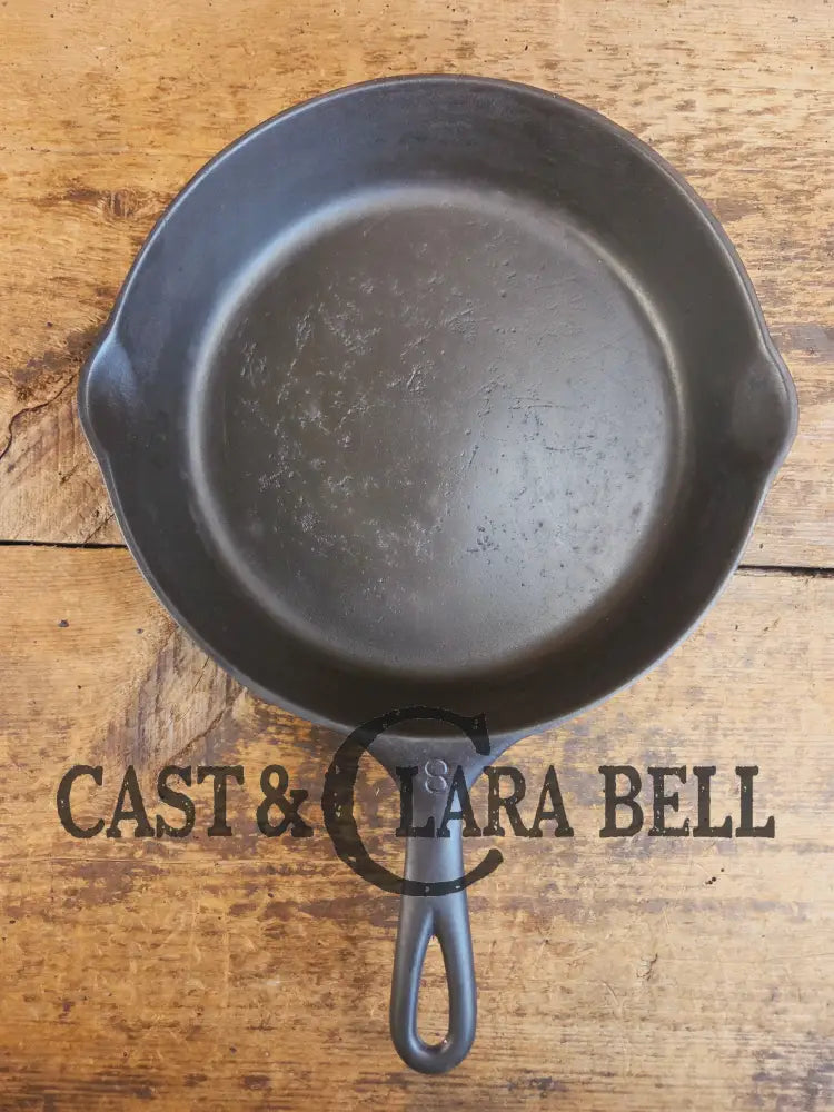 Great every day pan or first skillet. 1940s era Wagner made #8 Skillet with Smooth Bottom - Skillet