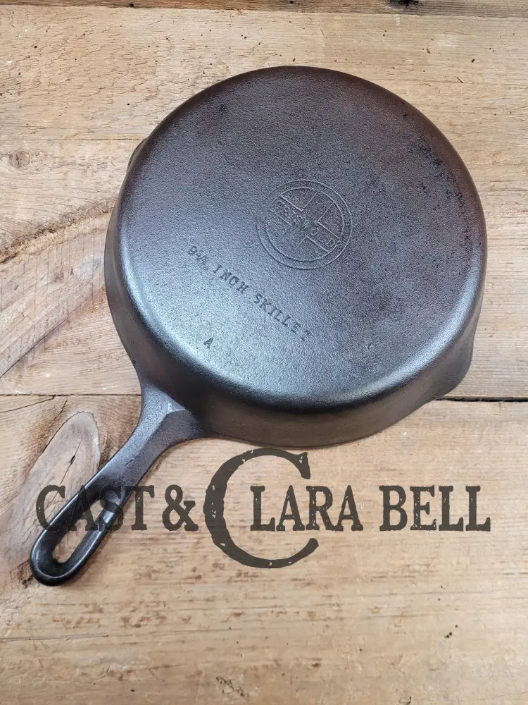 Great Every Day Pan Or First Skillet. 1940S Era Wagner Made Griswold #7 Skillet With Smooth Bottom