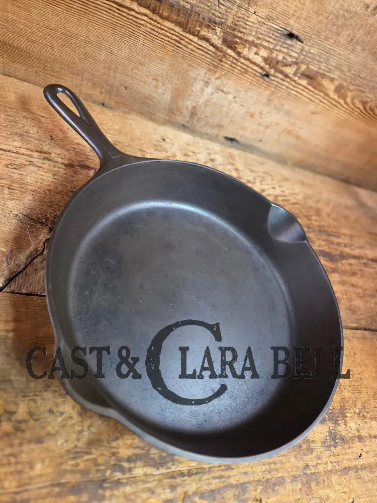 GREAT everyday skillet! Big 1930’s era Griswold #9 Cast Iron Skillet with Small Block Logo 710 Skillet