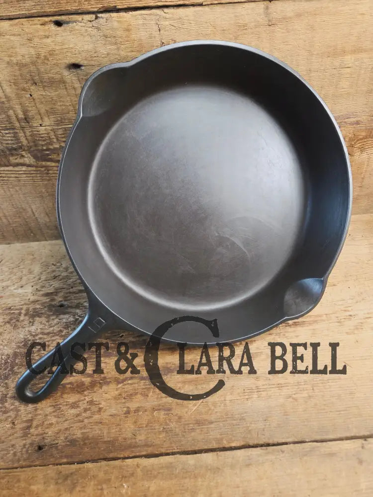 GREAT everyday skillet! Big 1930’s era Griswold #9 Cast Iron Skillet with Small Block Logo 710 Skillet