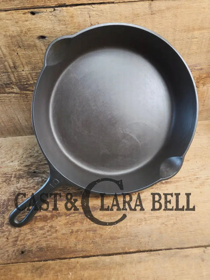 GREAT everyday skillet! Big 1930’s era Griswold #9 Cast Iron Skillet with Small Block Logo 710 Skillet