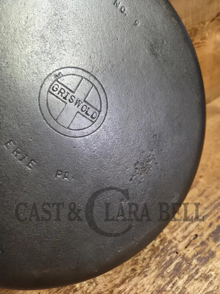 GREAT everyday skillet! Big 1930’s era Griswold #9 Cast Iron Skillet with Small Block Logo 710 Skillet