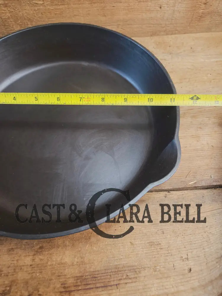 GREAT everyday skillet! Big 1930’s era Griswold #9 Cast Iron Skillet with Small Block Logo 710 Skillet