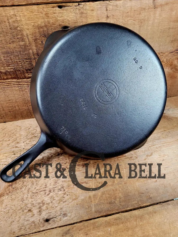 Great Everyday Skillet! Larger 1930’S Era Griswold #9 Cast Iron Skillet With Small Block Logo 710 I