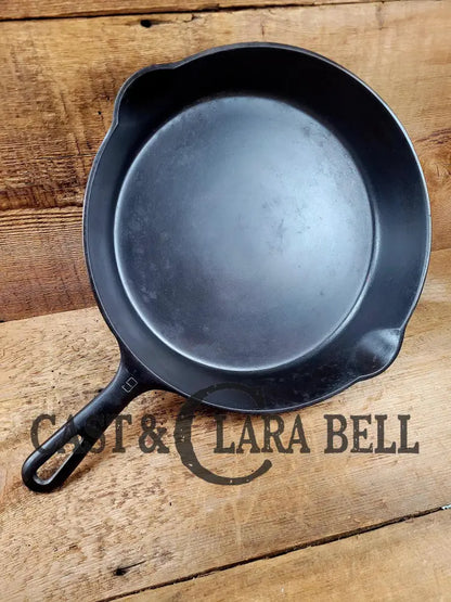 Great Everyday Skillet! Larger 1930’S Era Griswold #9 Cast Iron Skillet With Small Block Logo 710 I