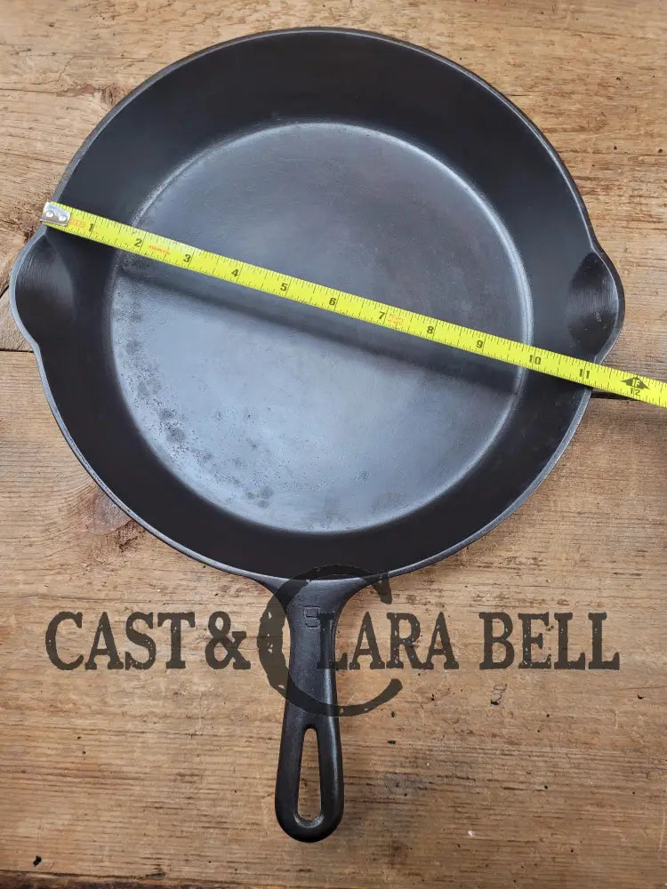 Great Everyday Skillet! Larger 1930’S Era Griswold #9 Cast Iron Skillet With Small Block Logo 710 I