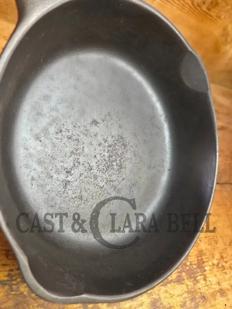 Great first pan! 1930’s Wagner #5 Skillet with Stylized Logo 1055 H Skillet