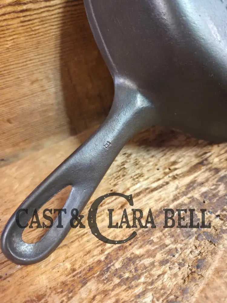 Great first pan! 1930’s Wagner #5 Skillet with Stylized Logo 1055 H Skillet