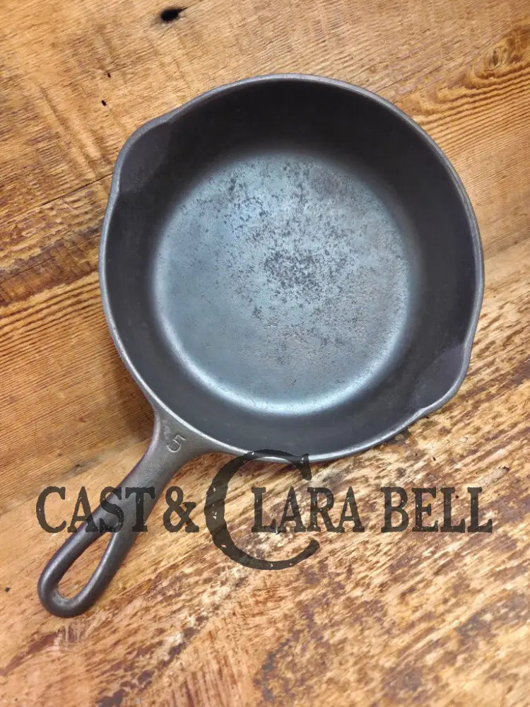 Great first pan! 1930’s Wagner #5 Skillet with Stylized Logo 1055 H Skillet