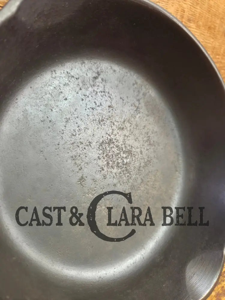 Great first pan! 1930’s Wagner #5 Skillet with Stylized Logo 1055 H Skillet