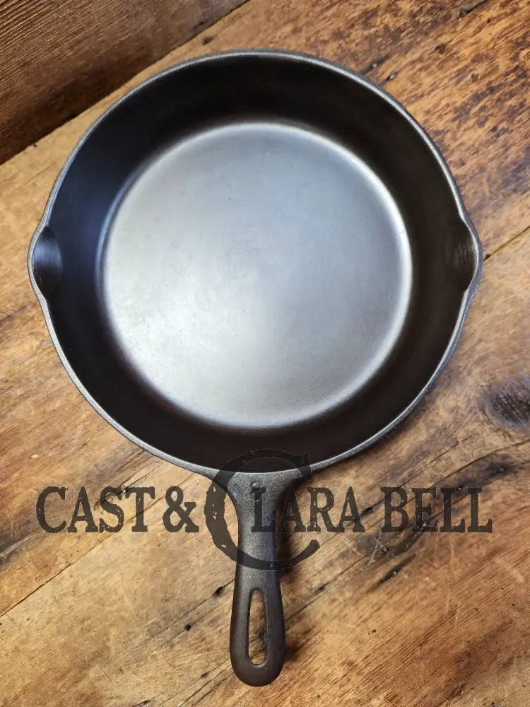 Great First Pan! 1940’S Wagner #8 Cast Iron Skillet 10 1/2 Inch