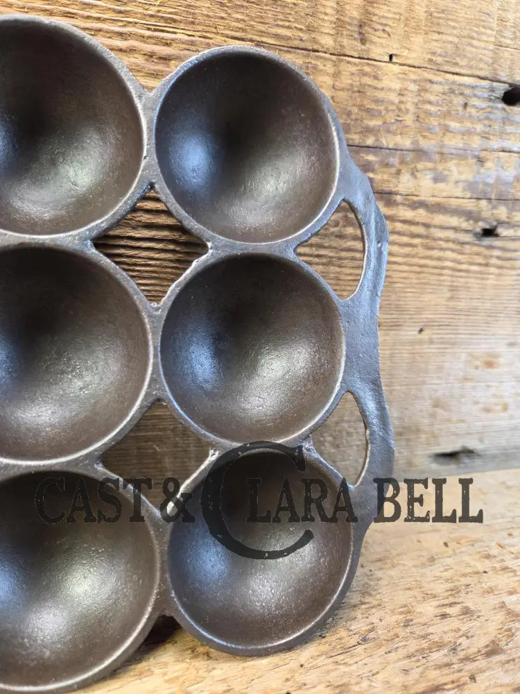 Great gift! 1930’s #9 Wagner ’golf ball’ brownie pan. Open air design gorgeous!