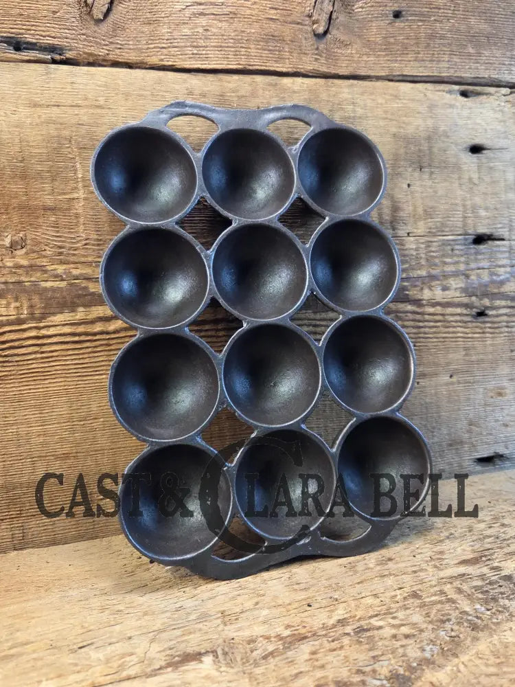 Great gift! 1930’s #9 Wagner ’golf ball’ brownie pan. Open air design gorgeous!