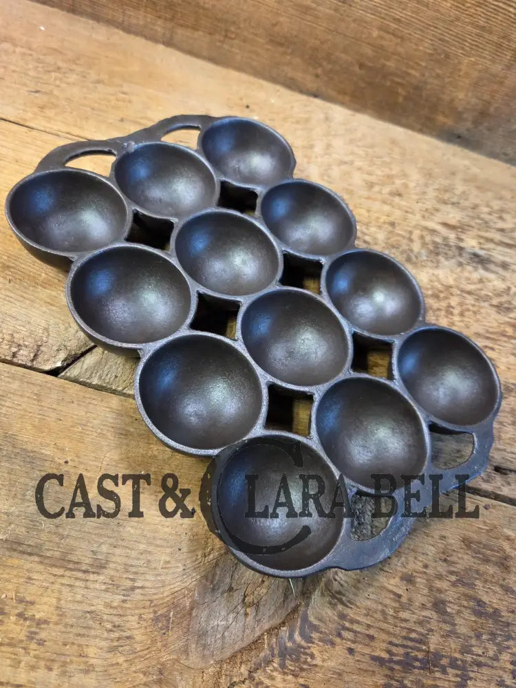 Great gift! 1930’s #9 Wagner ’golf ball’ brownie pan. Open air design gorgeous!
