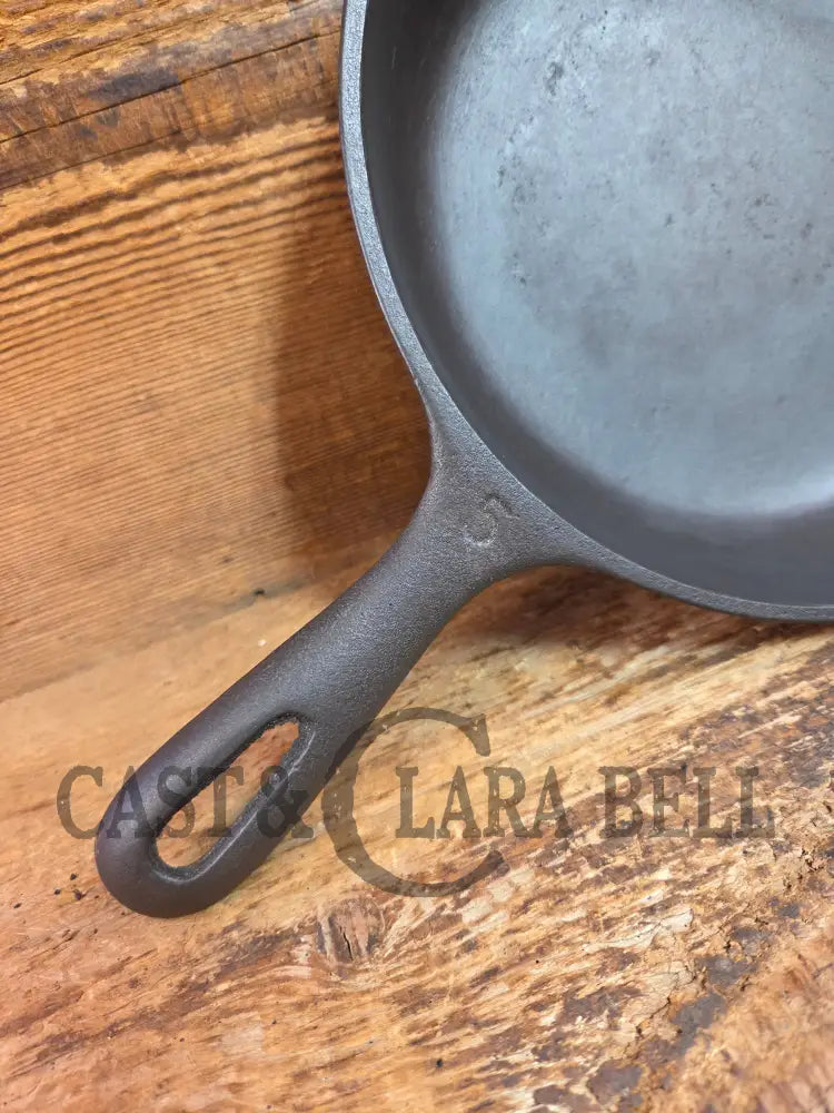 Great gift! 1950’s Era Stylized Wagner #5 Cast Iron Skillet 8 Inches Great Saute pan! - Skillet