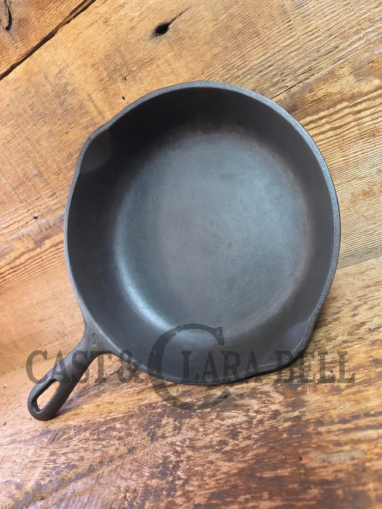 Great gift! 1950’s Era Stylized Wagner #5 Cast Iron Skillet 8 Inches Great Saute pan! - Skillet