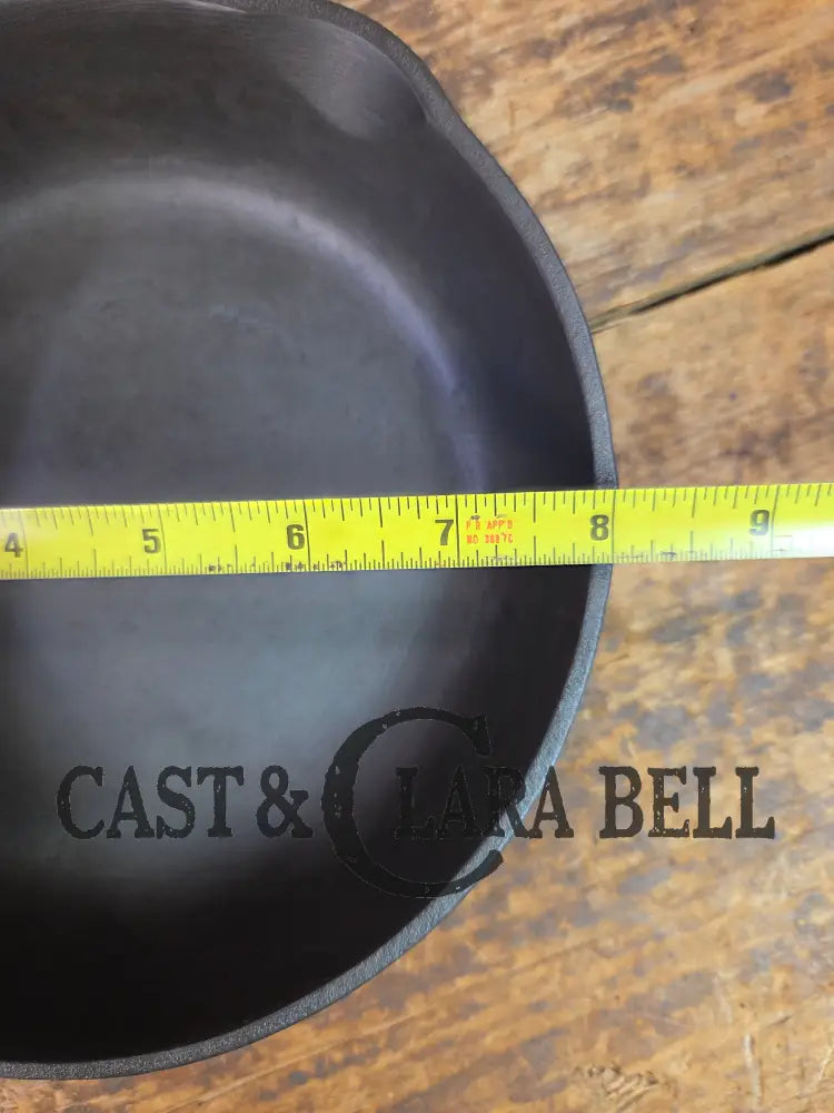 Great gift! 1950’s Era Stylized Wagner #5 Cast Iron Skillet 8 Inches Great Saute pan! - Skillet