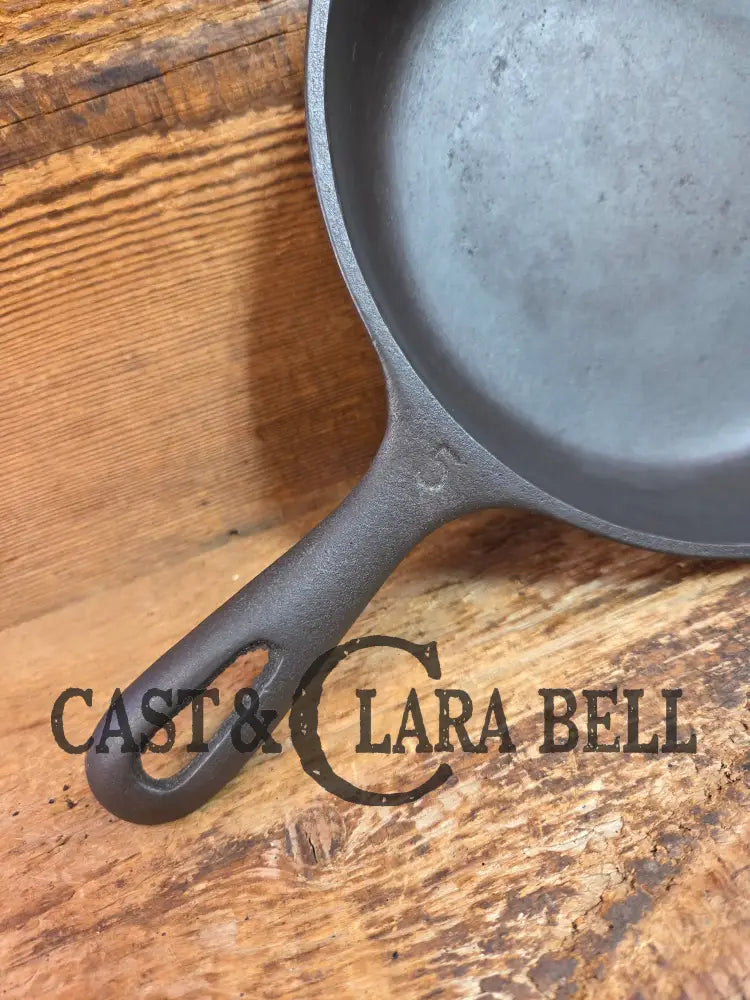 Great gift! 1950’s Era Stylized Wagner #5 Cast Iron Skillet 8 Inches Great Saute pan! - Skillet
