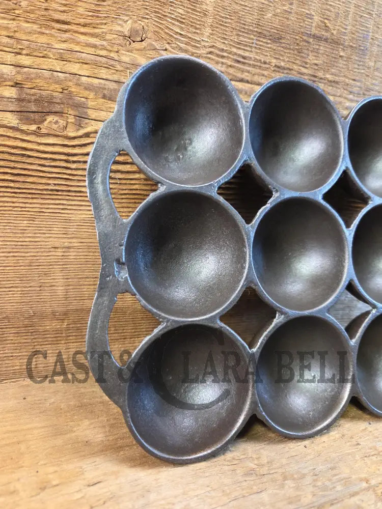 Great gift! 1930’s #9 Wagner ’golf ball’ brownie pan. Open air design gorgeous!