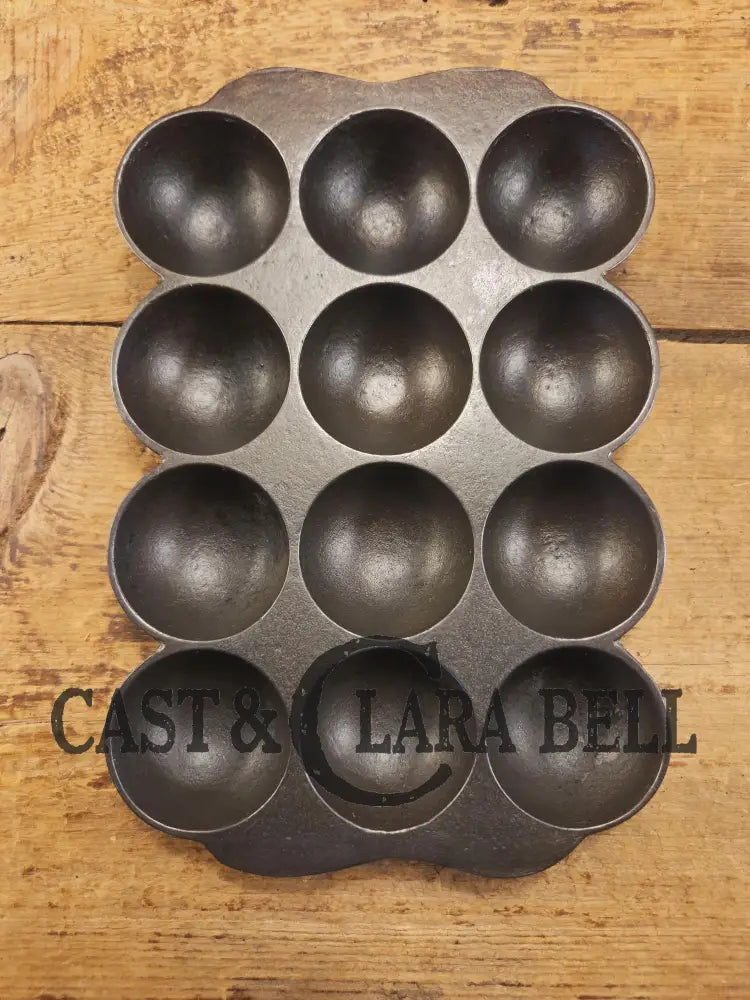 Great gift and tough to find! 1930’s Fully Marked Wagner ’golf ball’ brownie pan. Closed frame ’F’ style gem pan