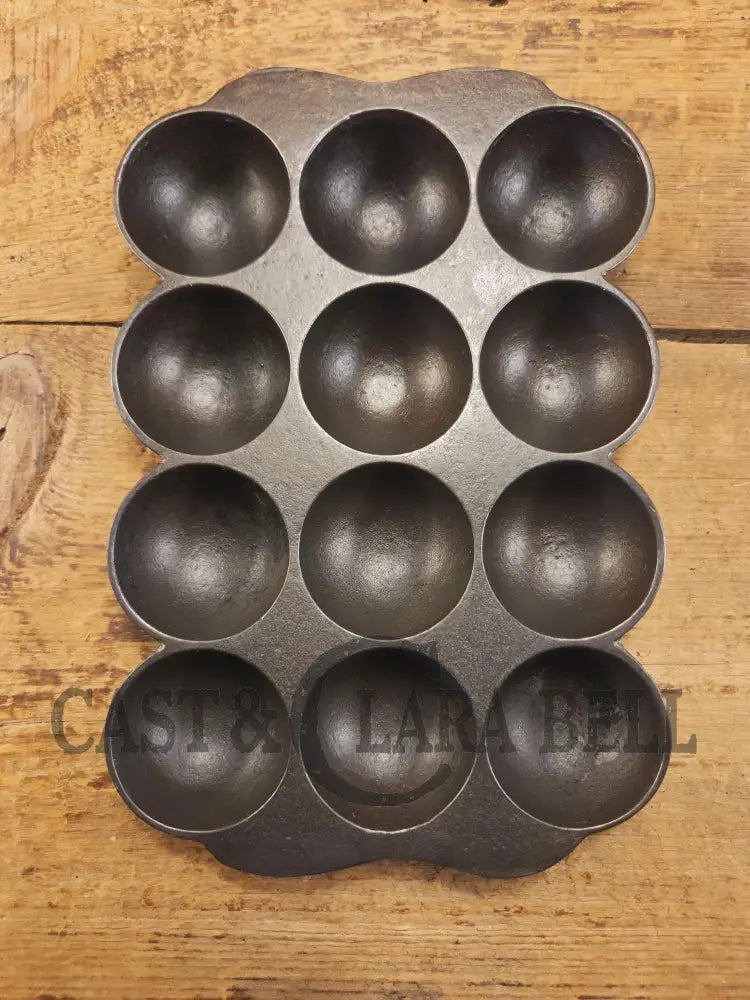 Great gift and tough to find! 1930’s Fully Marked Wagner ’golf ball’ brownie pan. Closed frame ’F’ style gem pan