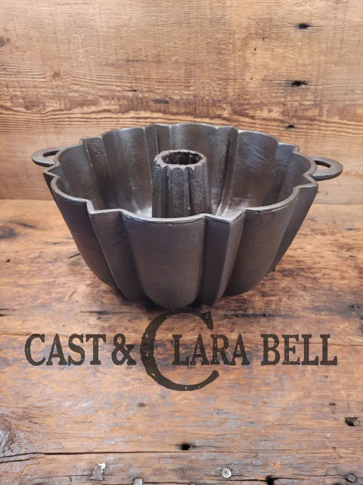 Great Gift For The Baker! Early 1900S Large German Bundt Style Pan. Bakeware