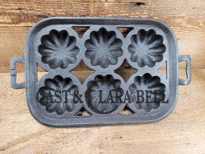 Great Gift For The Baker! Lodge #19 Open Frame Cast Iron Turks Head Gem Pan.