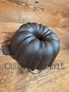 Great gift for the baker! Mid 1800’s Unknown ’Propeller’ handle style 17 Cup Bundt Pan with sprue marks - Bakeware