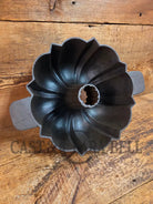 Great gift for the baker! Mid 1800’s Unknown ’Propeller’ handle style 17 Cup Bundt Pan with sprue marks - Bakeware