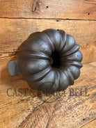 Great gift for the baker! Mid 1800’s Unknown ’Propeller’ handle style 17 Cup Bundt Pan with sprue marks - Bakeware