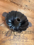 Great gift for the baker! Mid 1800’s Unknown ’Propeller’ handle style 17 Cup Bundt Pan with sprue marks - Bakeware