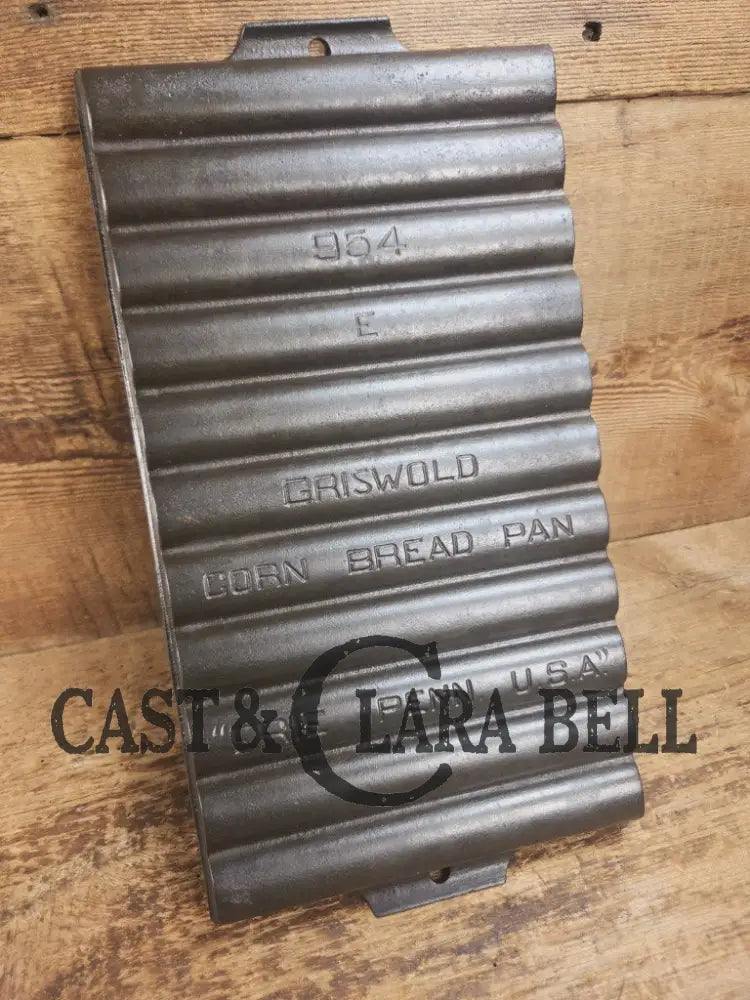 Great gift idea! 1930’s Griswold No. 22 Corn Bread Pan Erie PA USA 954 E Bakeware