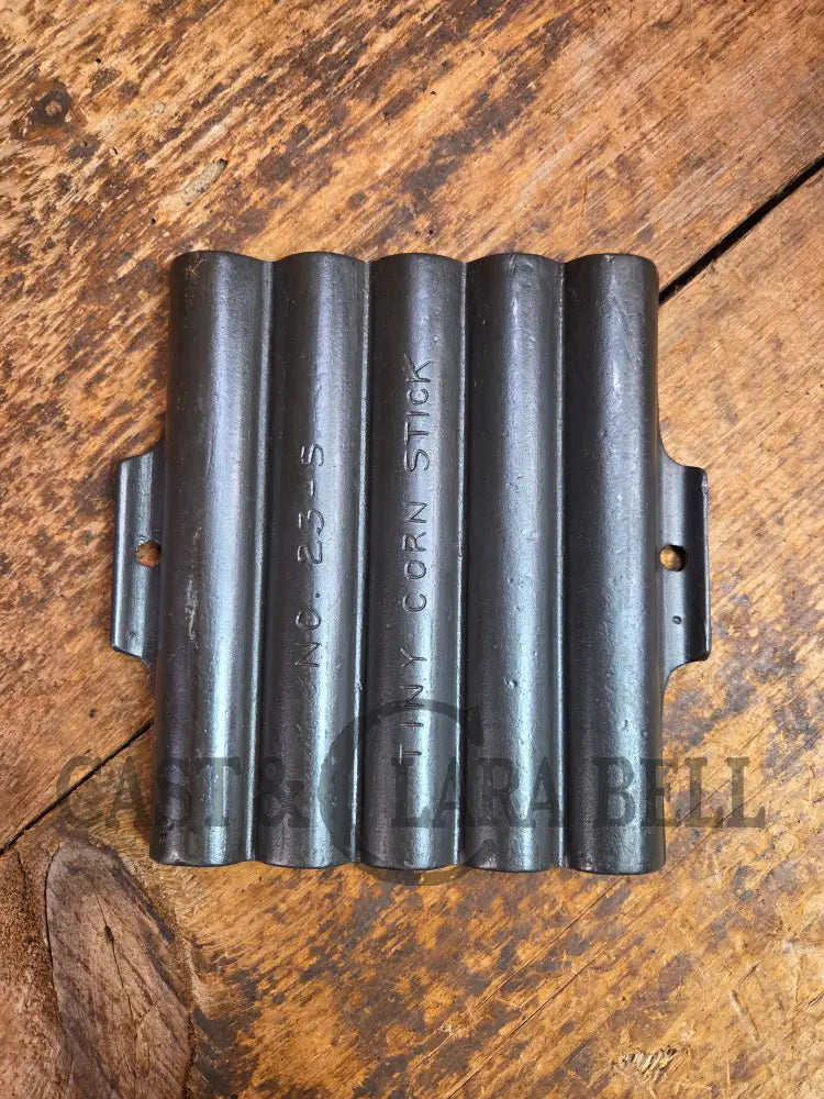 Great gift idea! 1930’s unknown No. 23 ’Tiny Corn Stick’ pan Bakeware