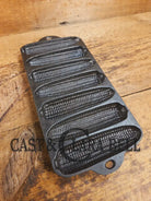 GREAT gift idea! 1930’s Wagner Krusty Korn Kob Junior Stick Pan #1319 C. Makes wonderful bread sticks & cornbread!