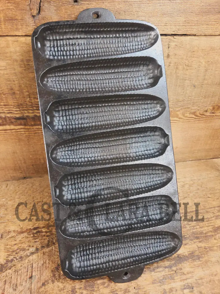 GREAT gift idea! 1930’s Wagner Krusty Korn Kob Junior Stick Pan #1319 w/ Triangle Mark. Makes wonderful bread sticks &