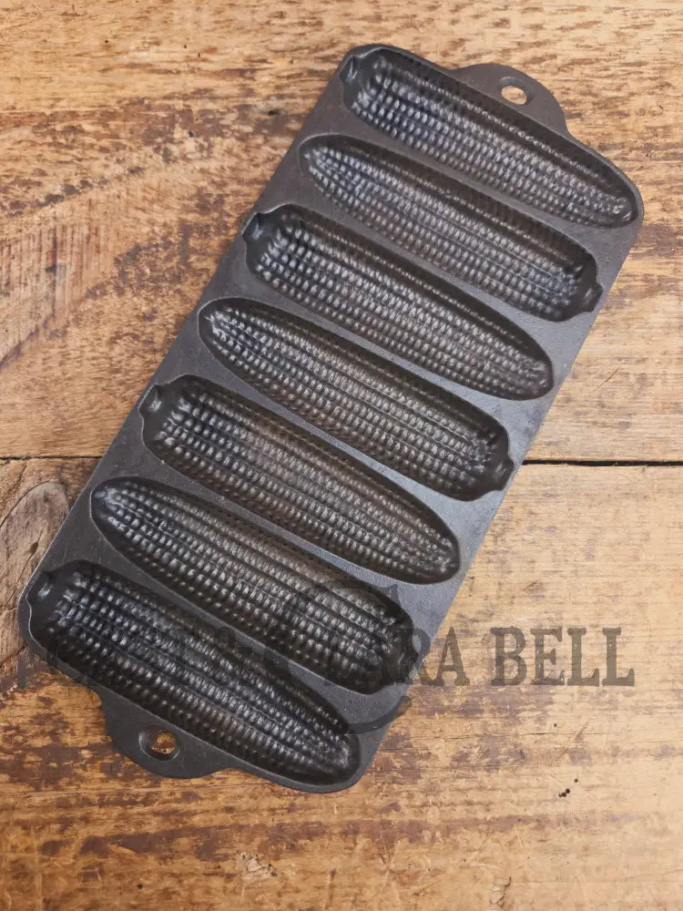GREAT gift idea! 1930’s Wagner Krusty Korn Kob Junior Stick Pan. Makes wonderful bread sticks & cornbread - Bakeware