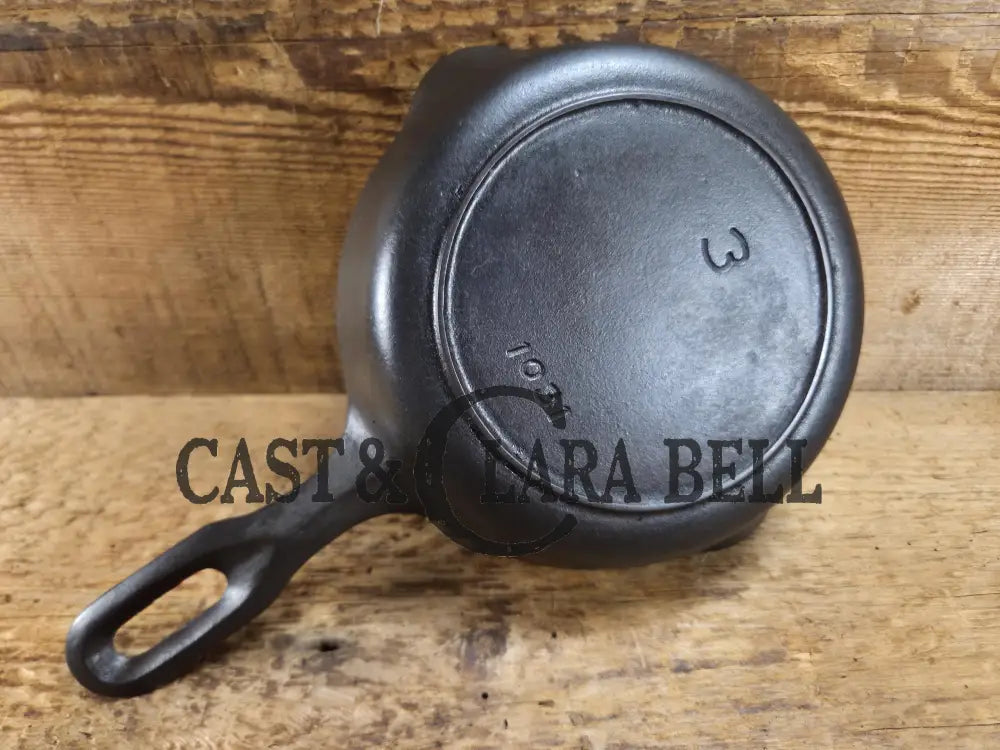 Great gift idea! 1940’s Griswold Iron Mountain #3 Cast Iron Egg Skillet with Heat Ring 1031 Skillet