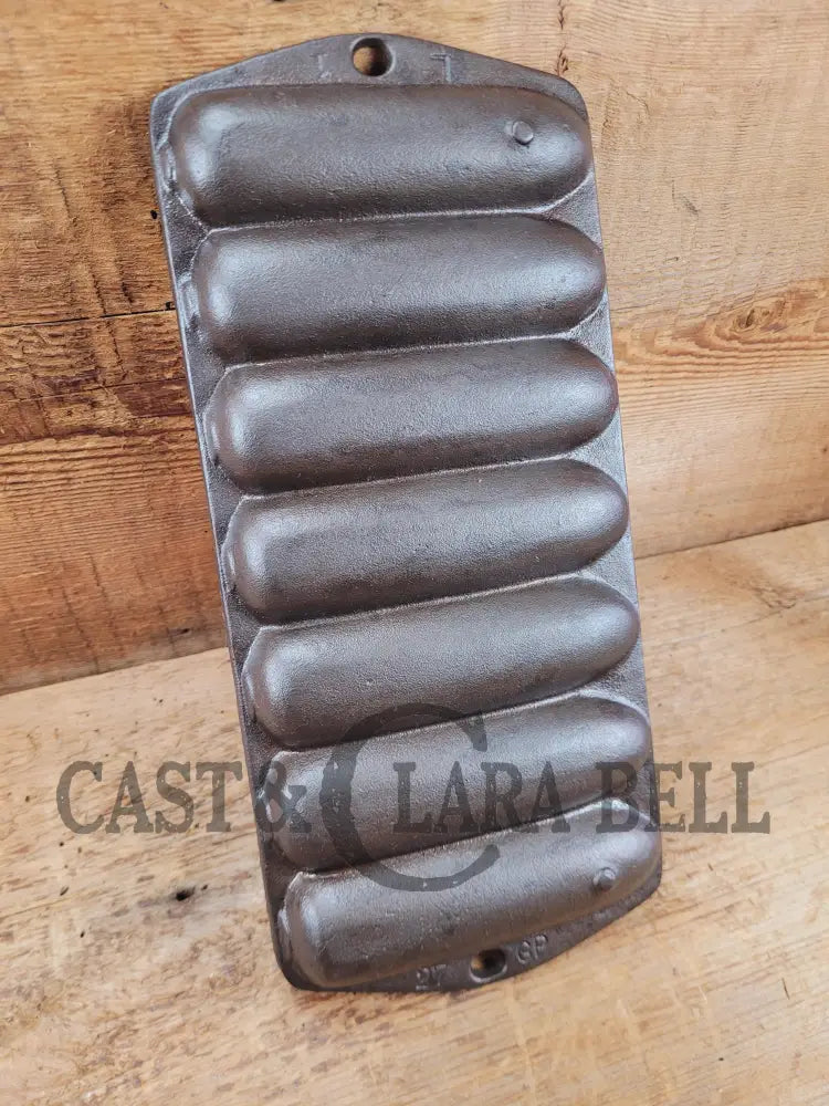 Great Gift Idea! Mid 1900’S Lodge Cornstick ’Corn Pone’ Gem Pan. Makes Wonderful Bread Sticks