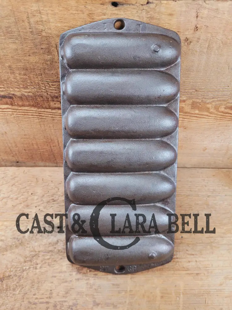 Great Gift Idea! Mid 1900’S Lodge Cornstick ’Corn Pone’ Gem Pan. Makes Wonderful Bread Sticks