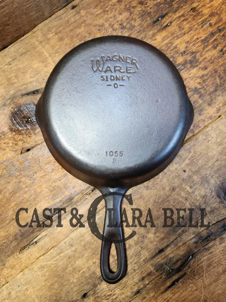 Great Gift Idea! Wagner #5 Cast Iron Skillet 1055 B. Sits Flat!