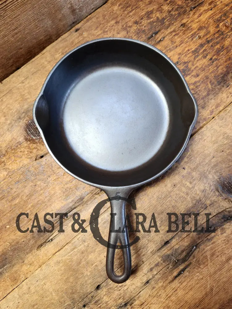 Great Gift Idea! Wagner #5 Cast Iron Skillet 1055 B. Sits Flat!