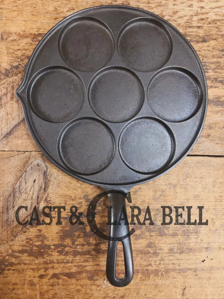 GREAT gift idea! Wagner made Griswold No. 34 Cast Iron Plett Pan with Small Block Logo Skillet